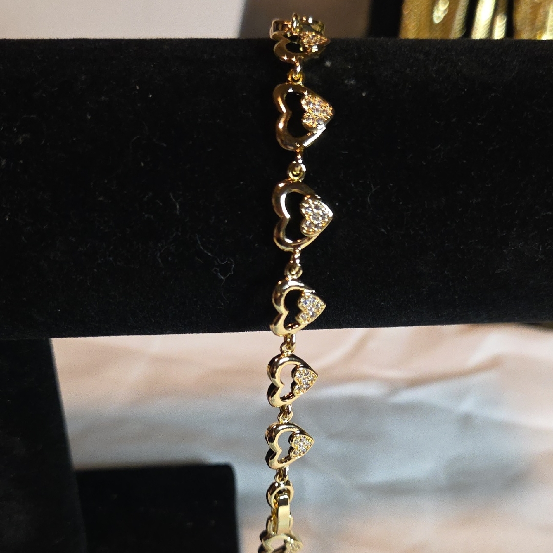 14k Gold Plated Heart Link Bracelet  Sparkling Crystal Accent  Romantic Style
